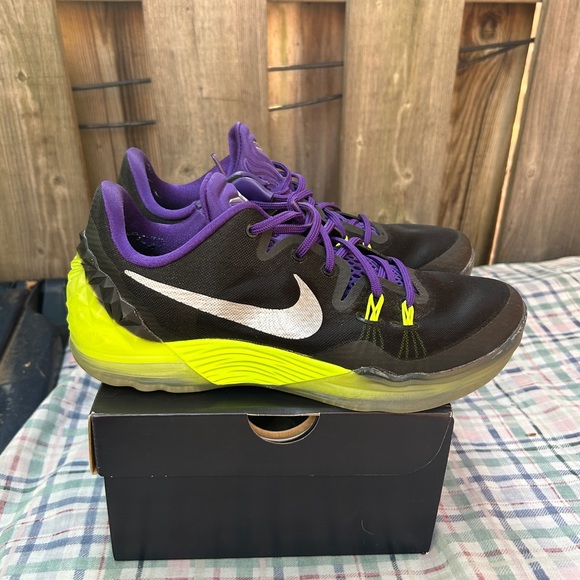 Nike Zoom Kobe Venomenom 5 “ Joker “
Size 8.5 - Picture 1 of 6